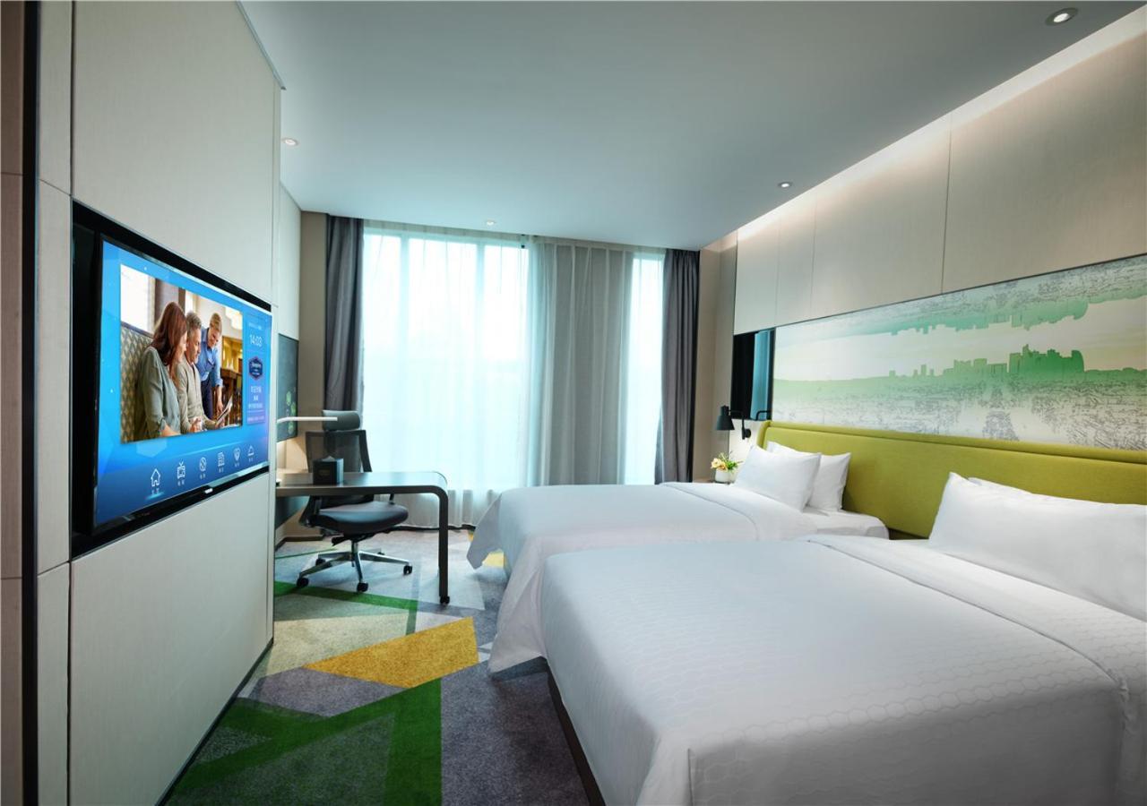 Hampton By Hilton Guangzhou Tianhe Sports Center Hotel Exterior photo